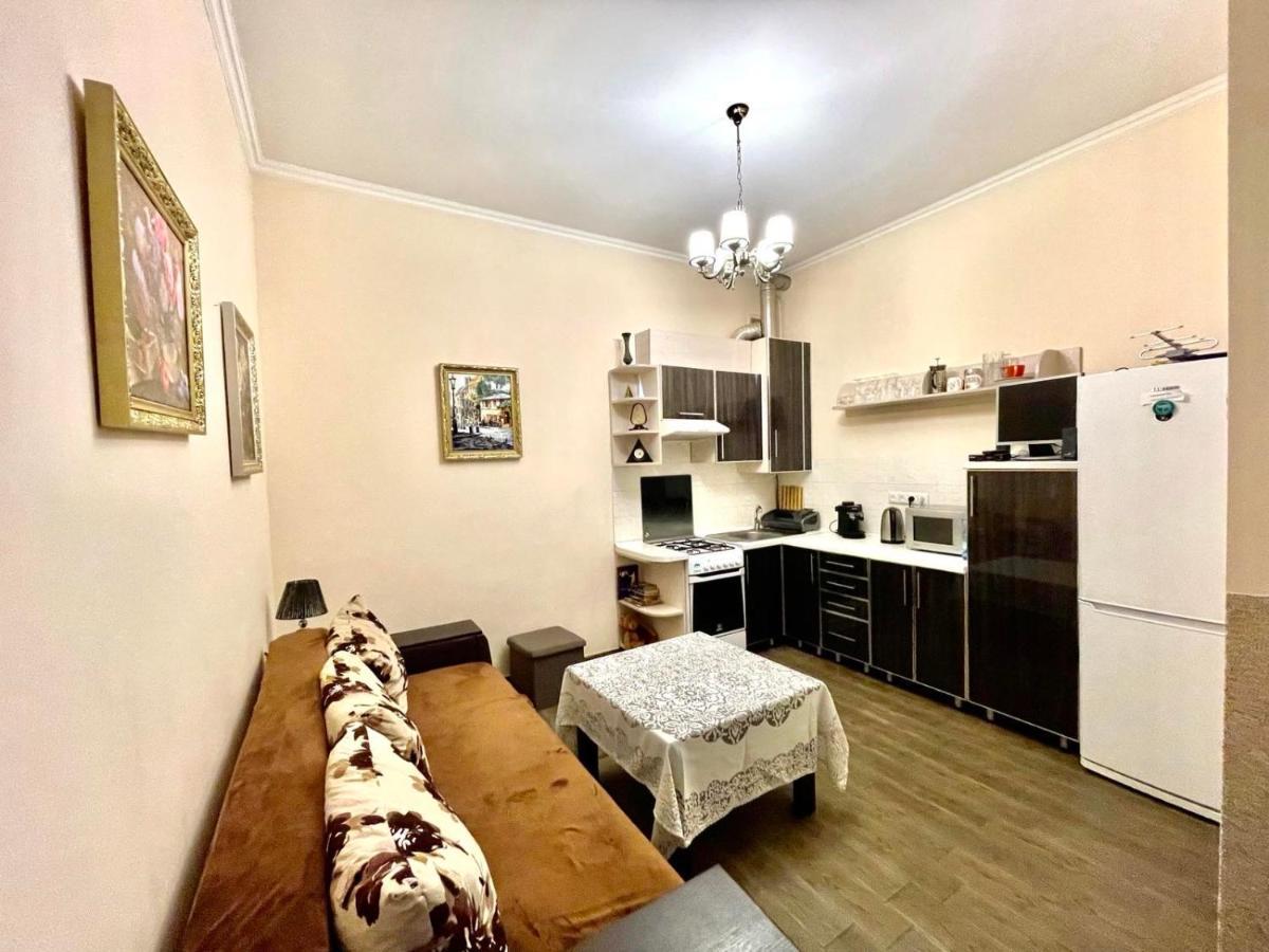 V&O Whitechocolateapt 800 M To Opera Lviv Eksteriør bilde