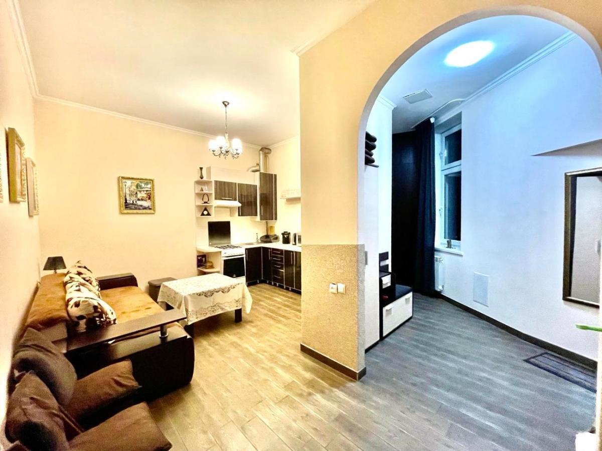 V&O Whitechocolateapt 800 M To Opera Lviv Eksteriør bilde