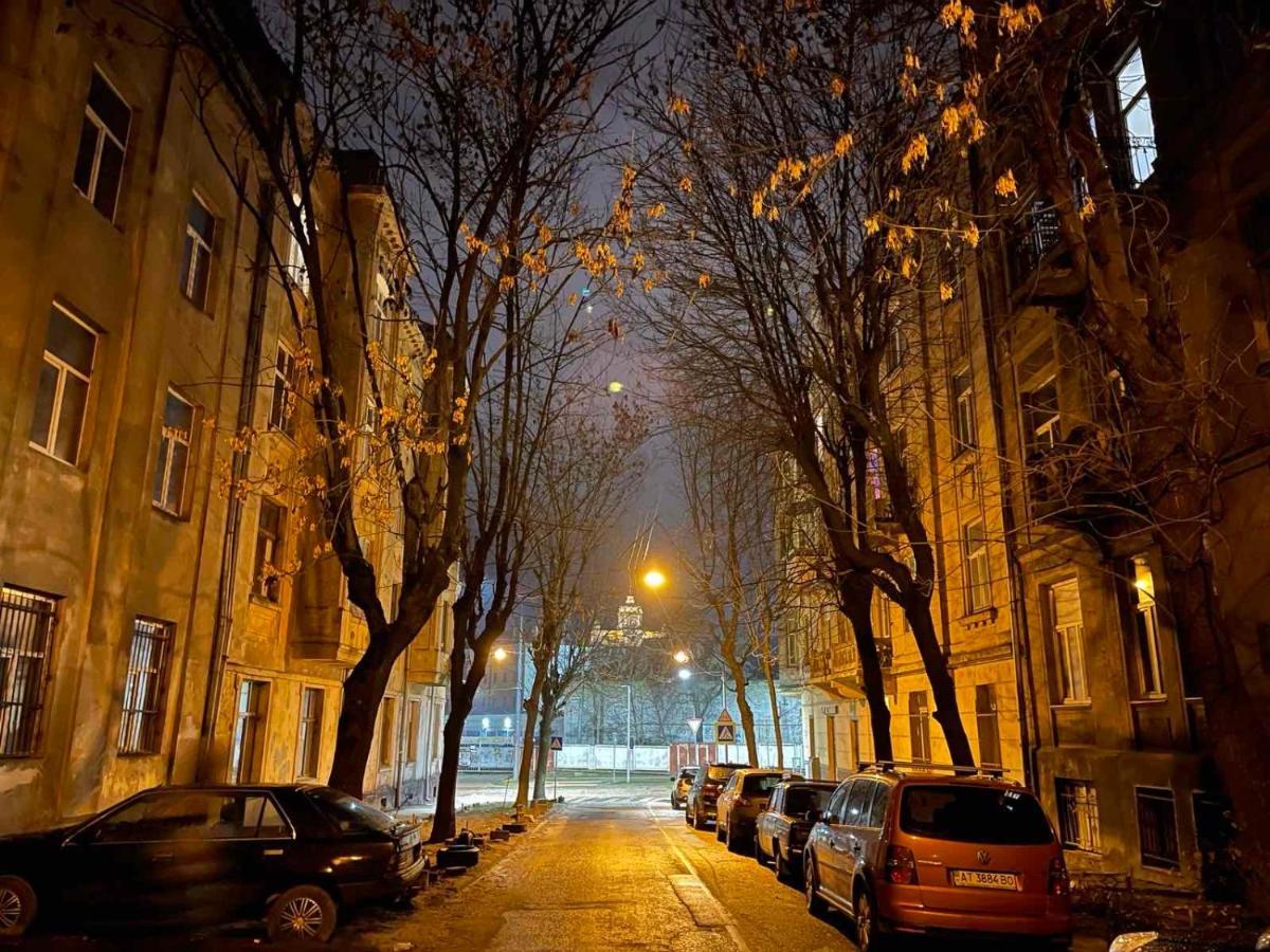 V&O Whitechocolateapt 800 M To Opera Lviv Eksteriør bilde
