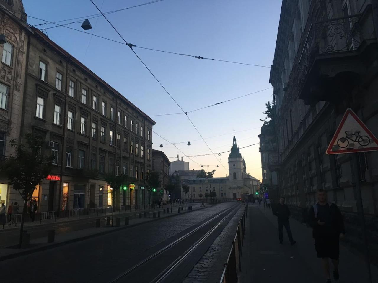 V&O Whitechocolateapt 800 M To Opera Lviv Eksteriør bilde